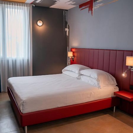 K Modern Hotel Peschiera del Garda Luaran gambar