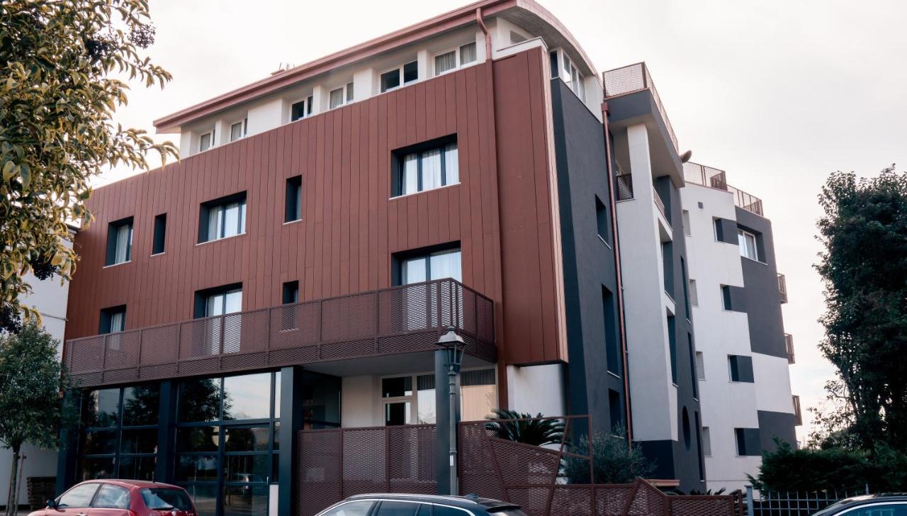 K Modern Hotel Peschiera del Garda Luaran gambar