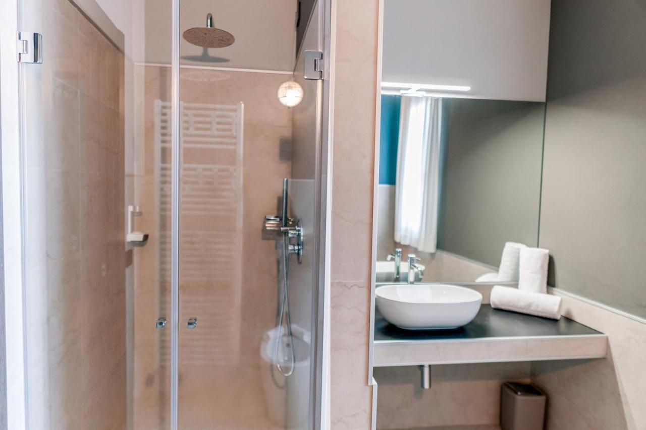 K Modern Hotel Peschiera del Garda Luaran gambar